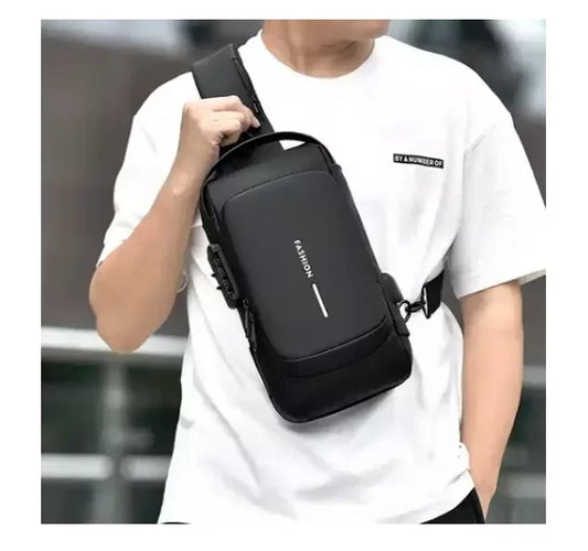 BOLSO IMPERMEABLE CON PUERTO USB y SEGURO ANTIRROBO (TSA)
